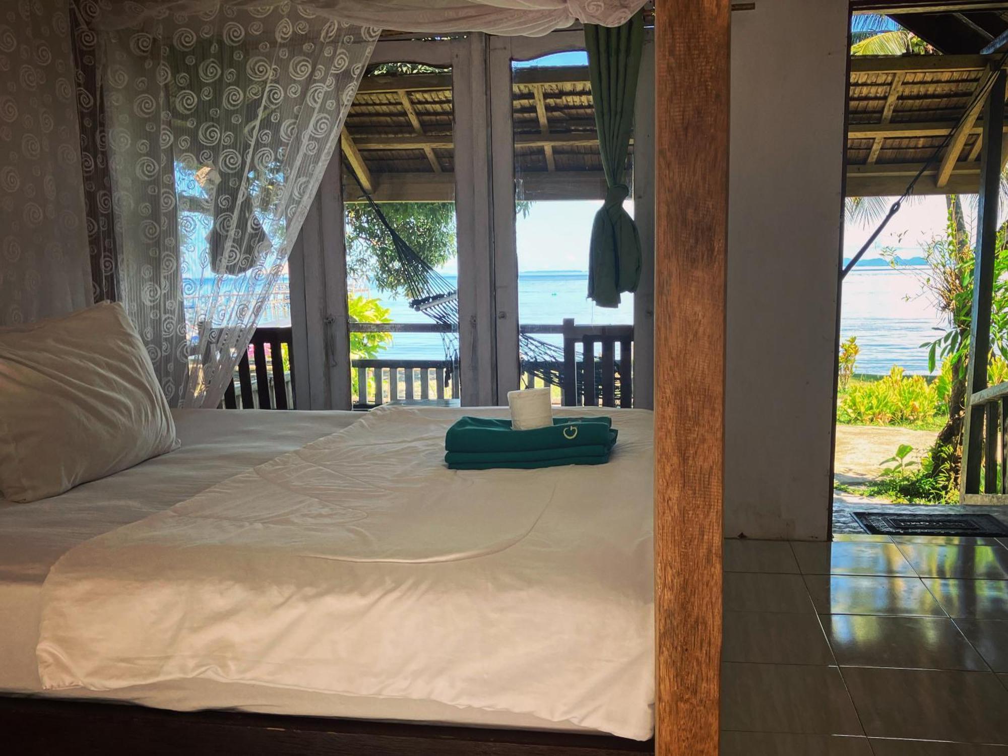 Pristine Paradise Dive Resort - Togean Islands, Una Una Pulau Unauna Экстерьер фото