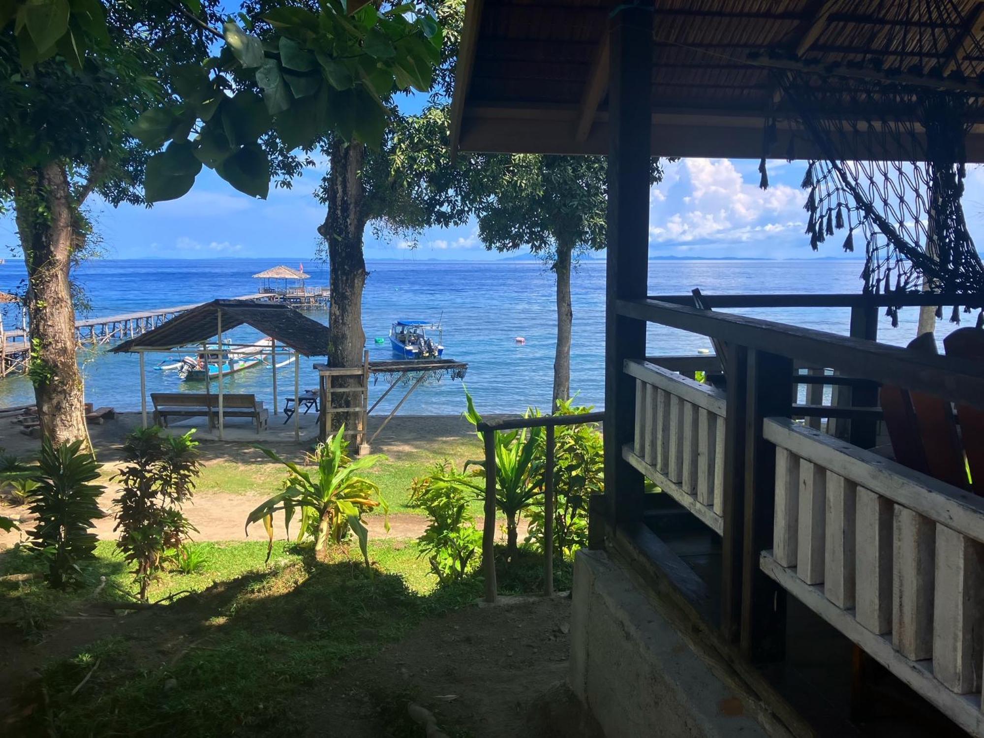 Pristine Paradise Dive Resort - Togean Islands, Una Una Pulau Unauna Экстерьер фото