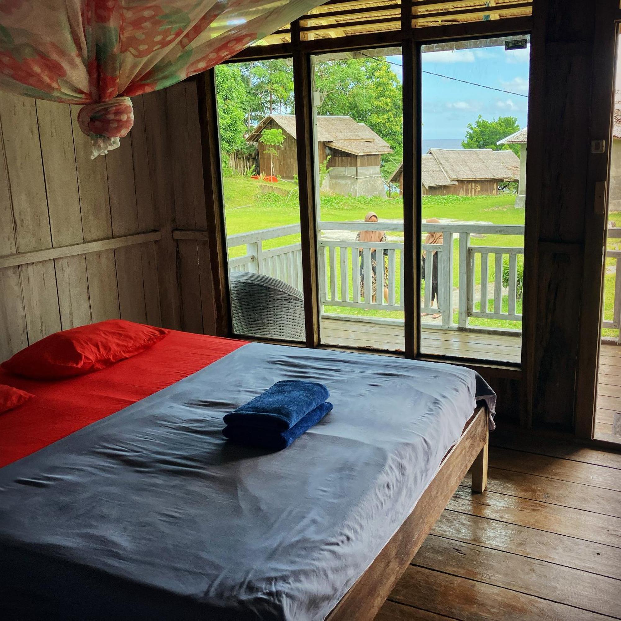 Pristine Paradise Dive Resort - Togean Islands, Una Una Pulau Unauna Экстерьер фото