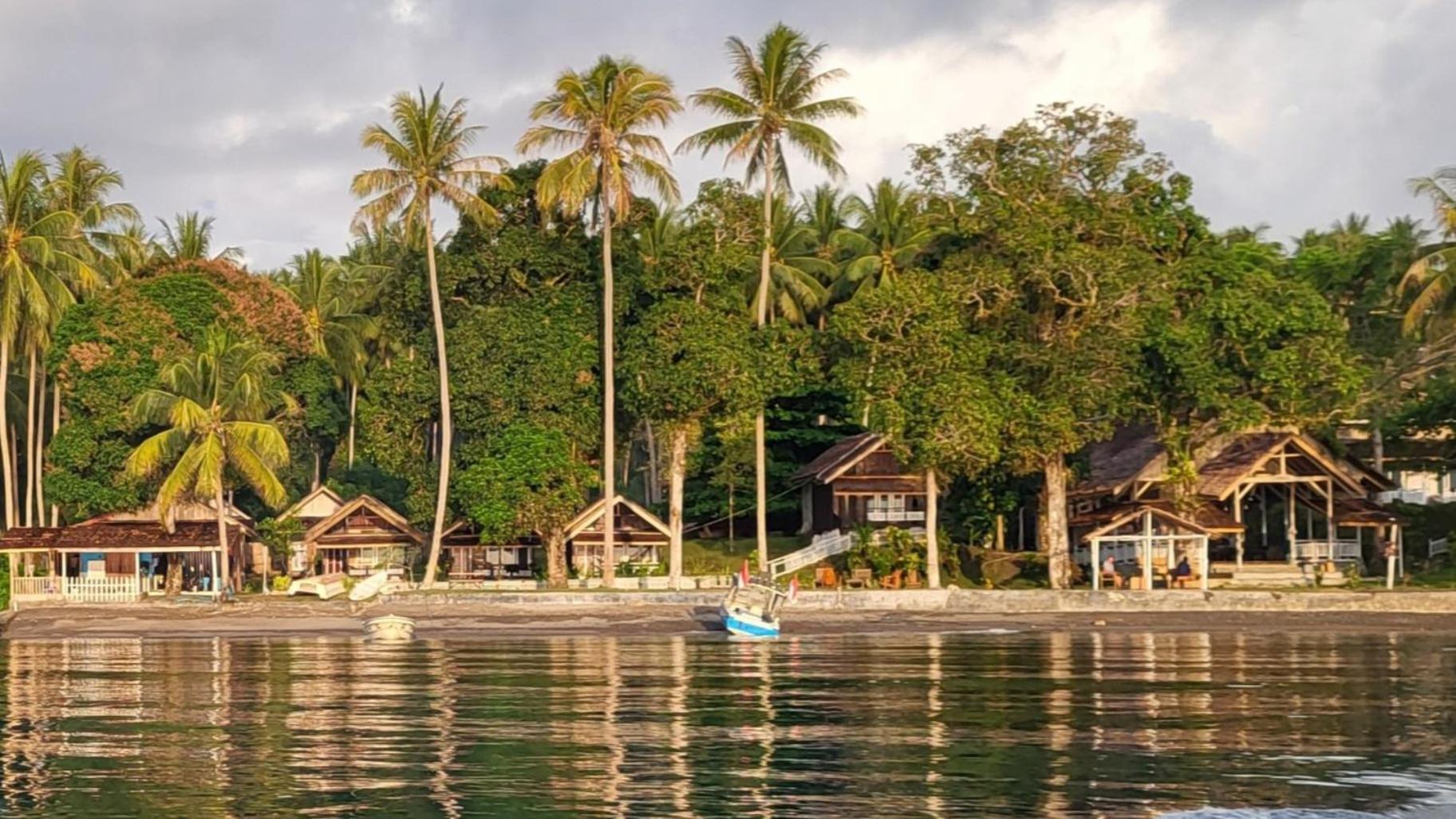 Pristine Paradise Dive Resort - Togean Islands, Una Una Pulau Unauna Экстерьер фото