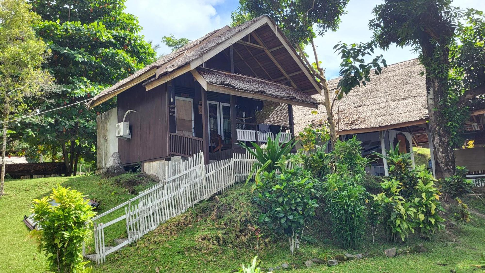 Pristine Paradise Dive Resort - Togean Islands, Una Una Pulau Unauna Экстерьер фото
